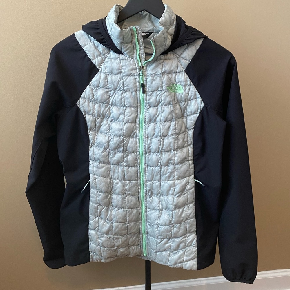 The North Face Women’s Hybrid Thermoball Lightweight Jacket Black Gray Mint